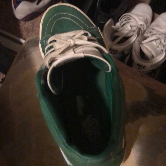 Vans - Picture 2 of 4